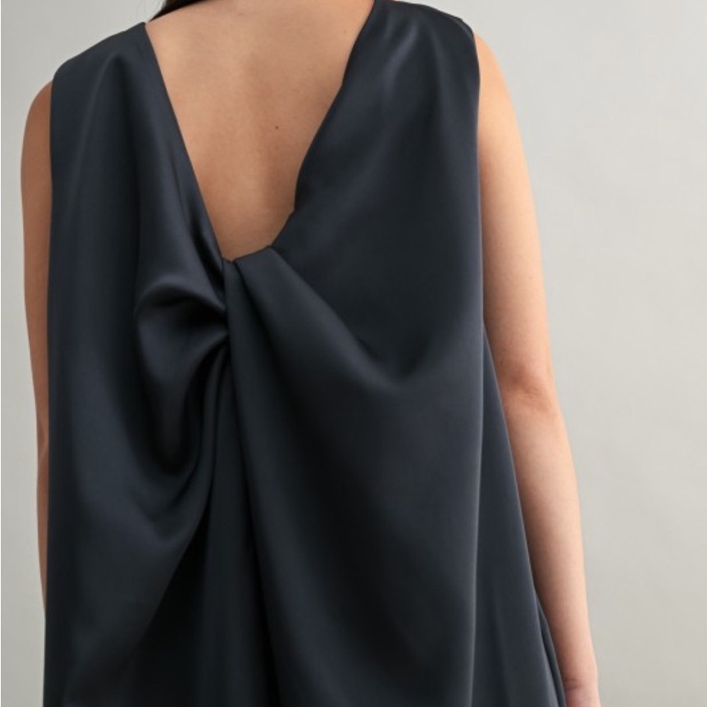 Backless Twist-Detail Dress in Charcoal